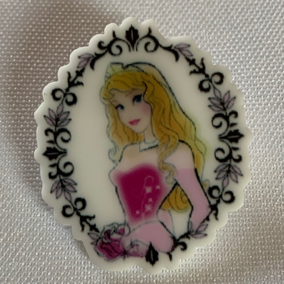 NWT.  Handmade Pin Brooch of Disney’s Aurora from the Movie Sleeping Beauty! - Picture 1 of 2